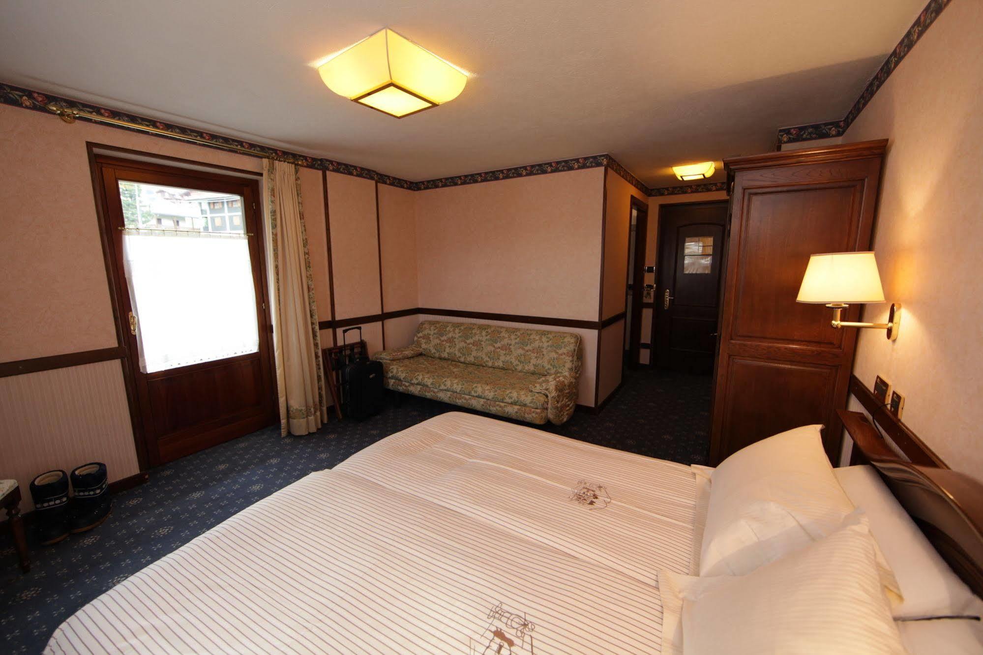 Hotel Petit Prince Antagnod Luaran gambar